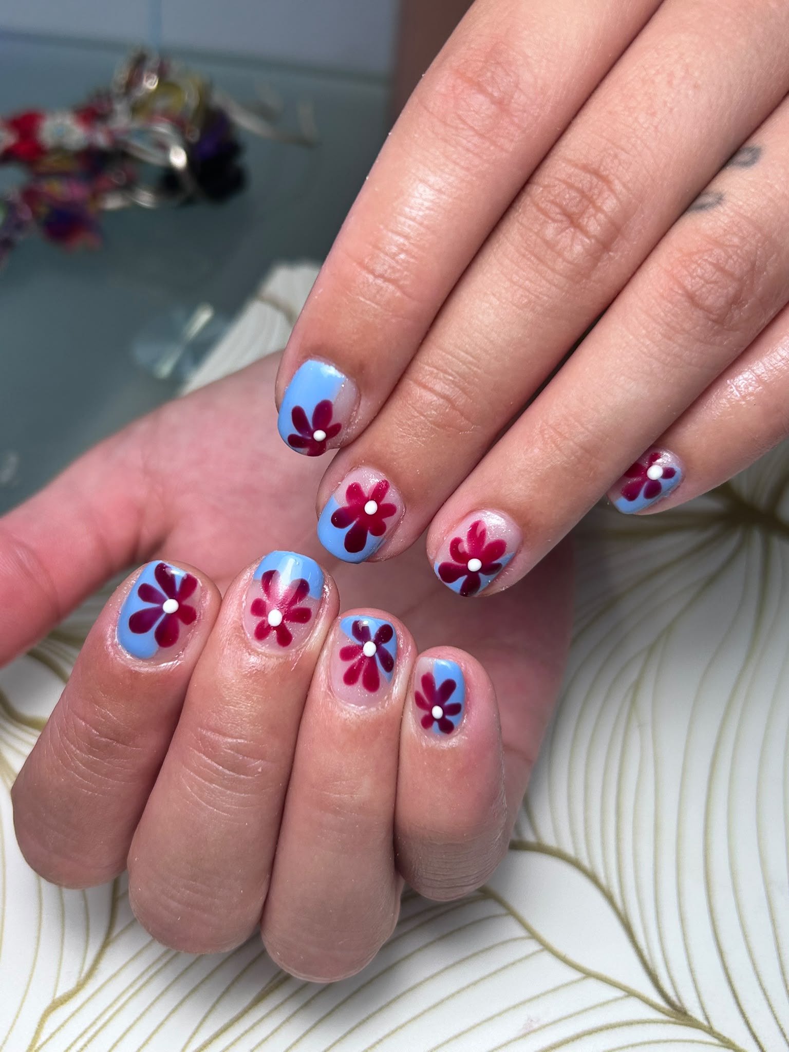 Diseño de uñas semipermanente elaborado