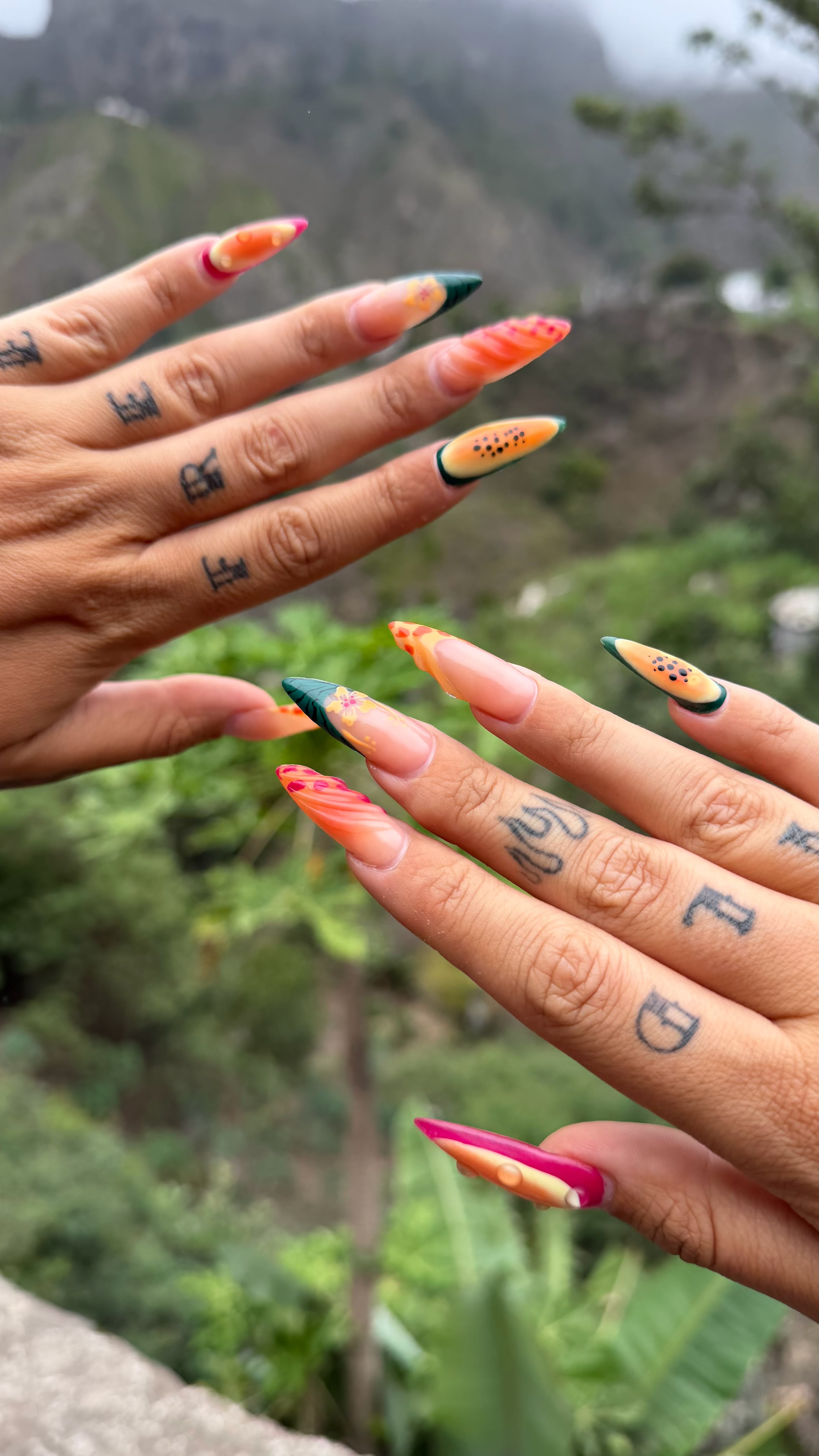 Resultado de uñas acrílicas elaboradas